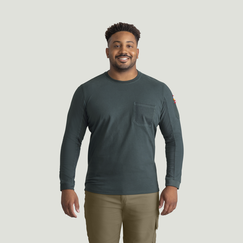 Men's Slim Fit Cotton Long Sleeve Pocket T-Shirt image number 5