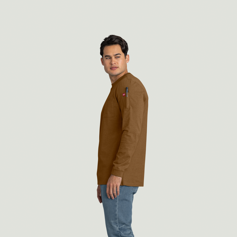Men's Slim Fit Cotton Long Sleeve Pocket T-Shirt image number 3