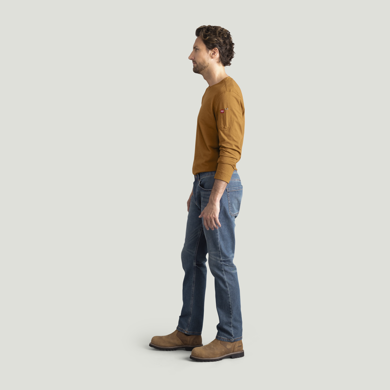 Men's Long Sleeve Midweight Slim Fit Performance Tee image number 3