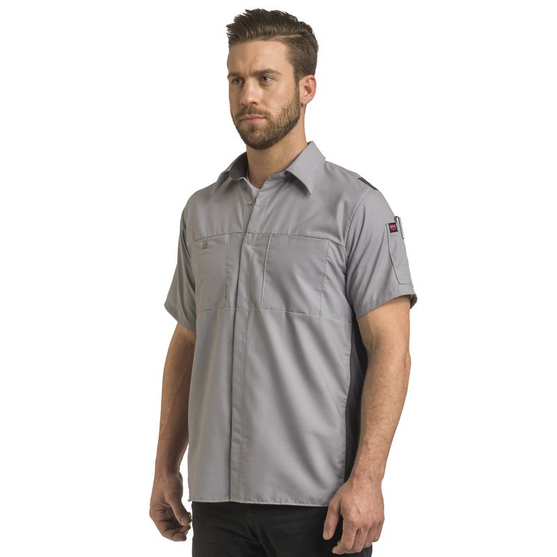 Men's Short Sleeve Performance Plus Shop Shirt With Oilblok Technology image number 4