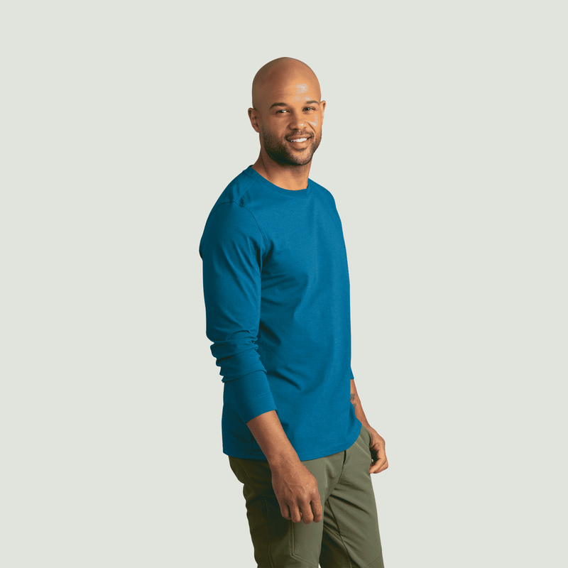 Men's Midweight Long Sleeve Performance Tee image number 4