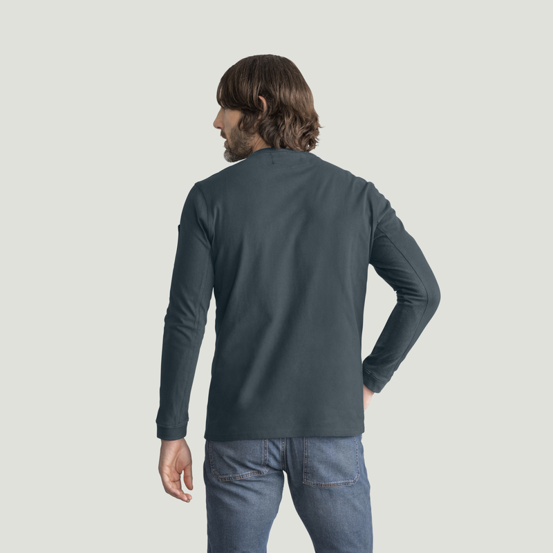 Men's Slim Fit Cotton Long Sleeve Pocket T-Shirt image number 2