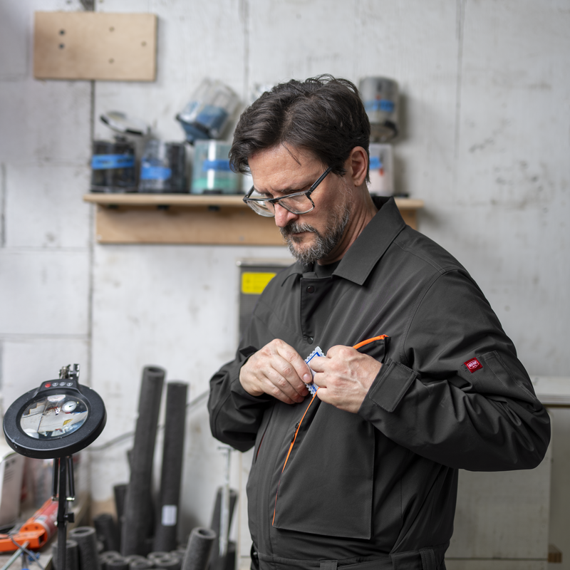 Men’s Flex Lightweight Coverall with ToolShift Pocket image number 9