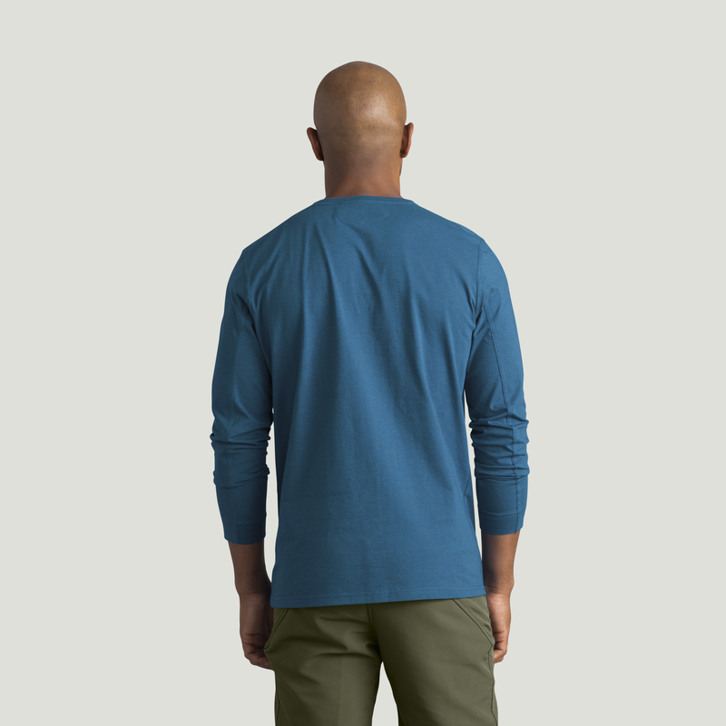 Men's Long Sleeve Midweight Slim Fit Performance Tee image number 2