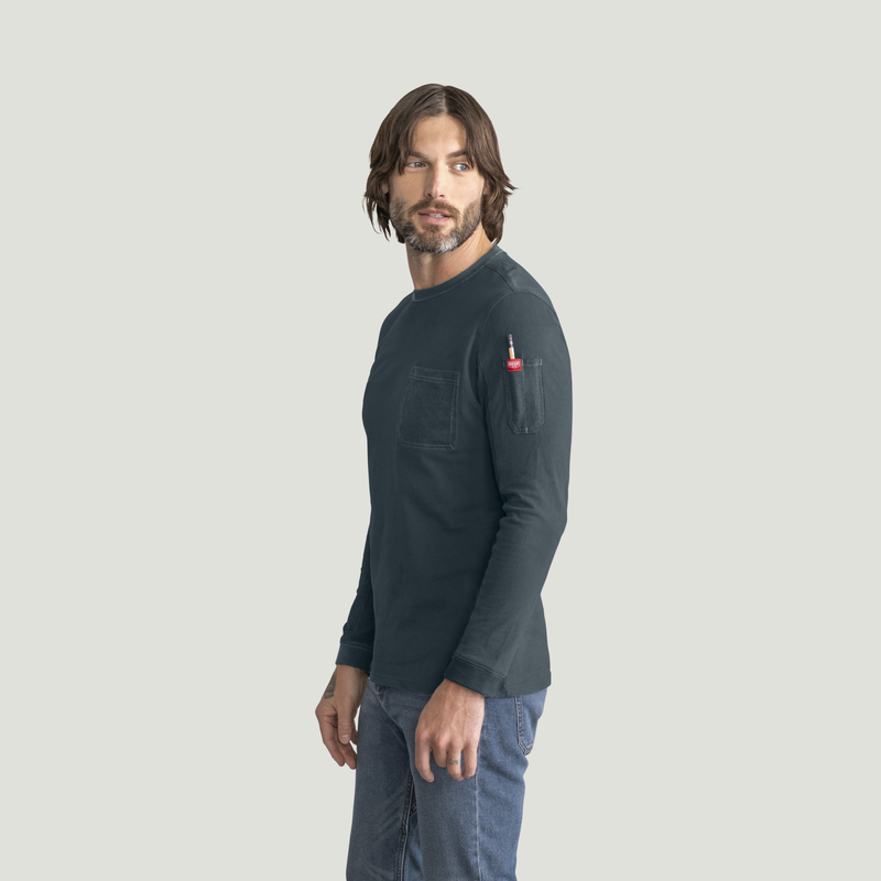 Men's Slim Fit Cotton Long Sleeve Pocket T-Shirt image number 3